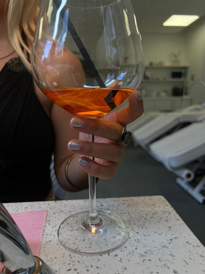 💅 Taller de Manicure & Copas en Bonnie